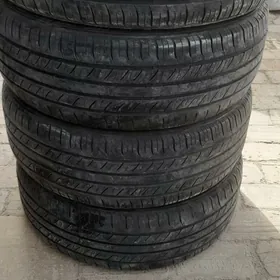 pakrişga 215 55 17 ýyly 25