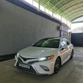 Toyota Camry 2020