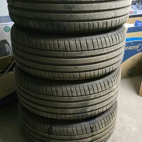 255/55/r19 ML350/GLE350