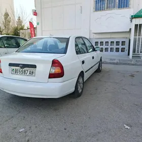 Hyundai Accent 2001