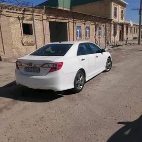 Toyota Camry 2012