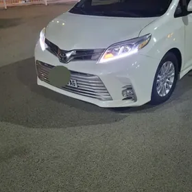 Toyota Sienna 2020