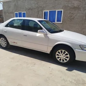 Toyota Camry 2000