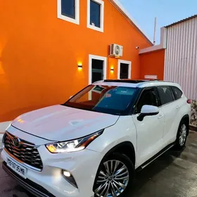 Toyota Highlander 2022