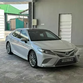 Toyota Camry 2018