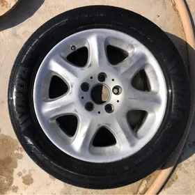 215/55/16 Mercedes zapaska