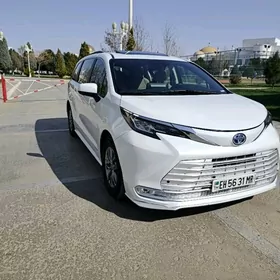 Toyota Sienna 2021