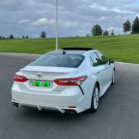 Toyota Camry 2019