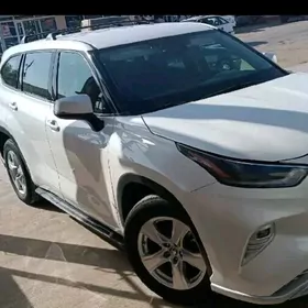 Toyota Highlander 2021