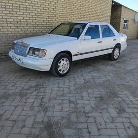 Mercedes-Benz 300E 1989