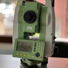 Leica distomat Ts 06 Plus