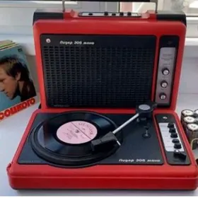 проигрыватель и все пластинки