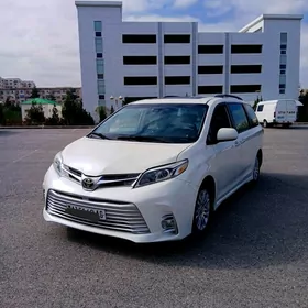 Toyota Sienna 2020