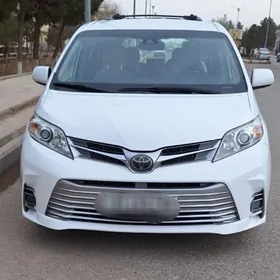 Toyota Sienna 2020