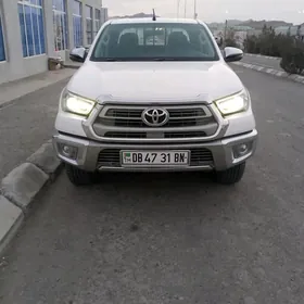 Toyota Hilux 2022
