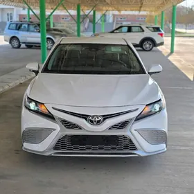 Toyota Camry 2022