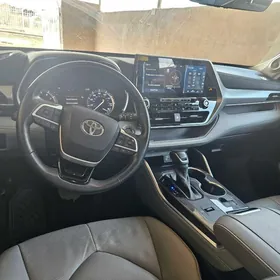 Toyota Highlander 2022