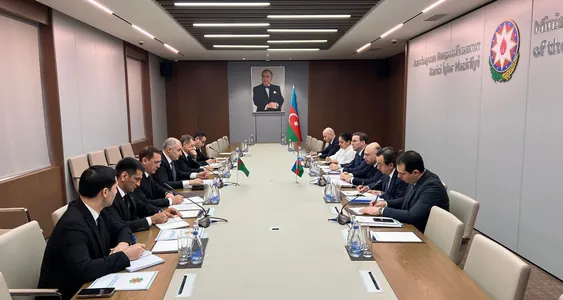 Türkmenistan we Azerbaýjan hyzmatdaşlygy giňeltmek meselelerini maslahatlaşdy