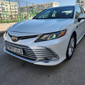 Toyota Camry 2021