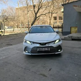 Toyota Camry 2021