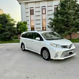 Toyota Sienna 2018
