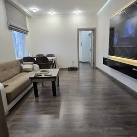 30 мкр 2 Парк 1 этаж 1 комнат