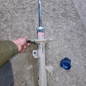 Lexsus RX330 amortizator KYB