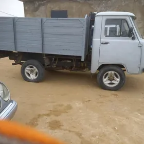 UAZ 469 2000