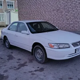 Toyota Camry 2001