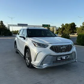 Toyota Highlander 2022