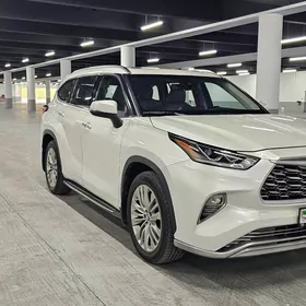 Toyota Highlander 2020