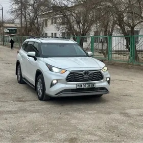 Toyota Highlander 2021