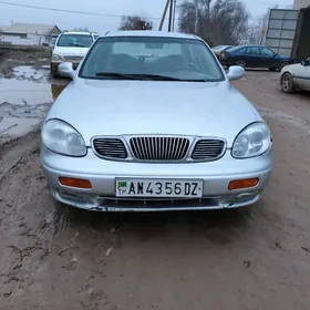 Daewoo Leganza 1998