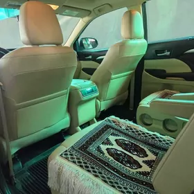 Toyota Highlander 2019