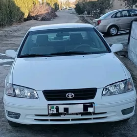 Toyota Camry 2000