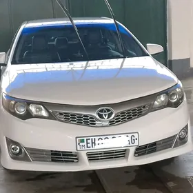 Toyota Camry 2014