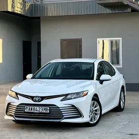 Toyota Camry 2021