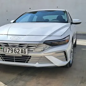 Hyundai Elantra 2025