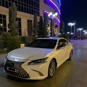 Lexus ES 350 2022
