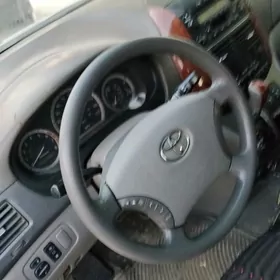 Toyota Sienna 2004