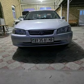 Toyota Camry 2000
