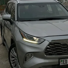 Toyota Highlander 2021