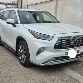 Toyota Highlander 2022
