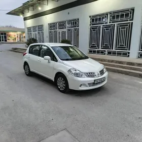 Nissan Tiida 2008