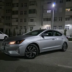 Hyundai Elantra 2020