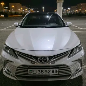 Toyota Camry 2021