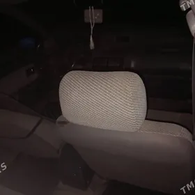 Mitsubishi Chariot 1994