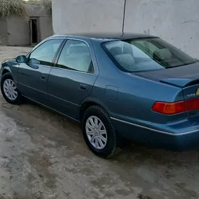 Toyota Camry 2001