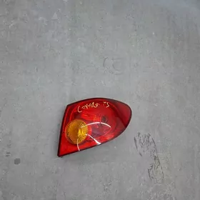 Corolla yzky çyra 03 sag morda