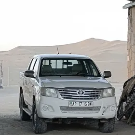 Toyota Hilux 2013